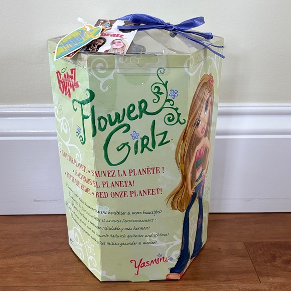 NWT Bratz Flower Girlz Yasmin - Picture 9 of 10